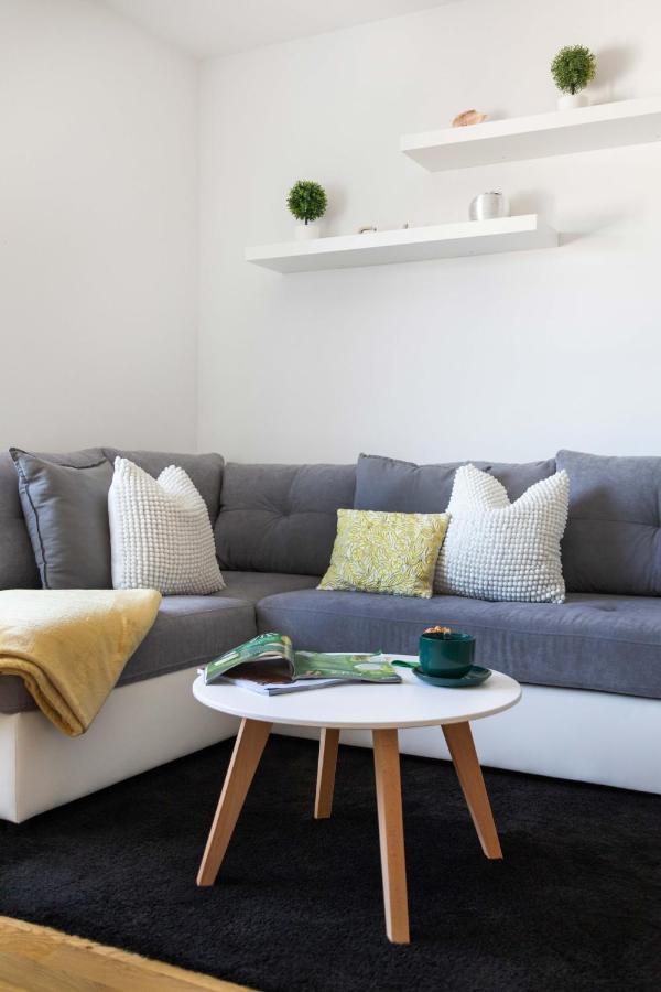 Spacious 2Bdr Apartment With A Cute Balcony Zagabria Esterno foto