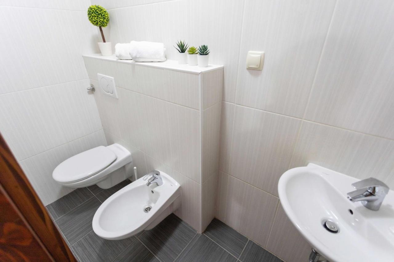 Spacious 2Bdr Apartment With A Cute Balcony Zagabria Esterno foto